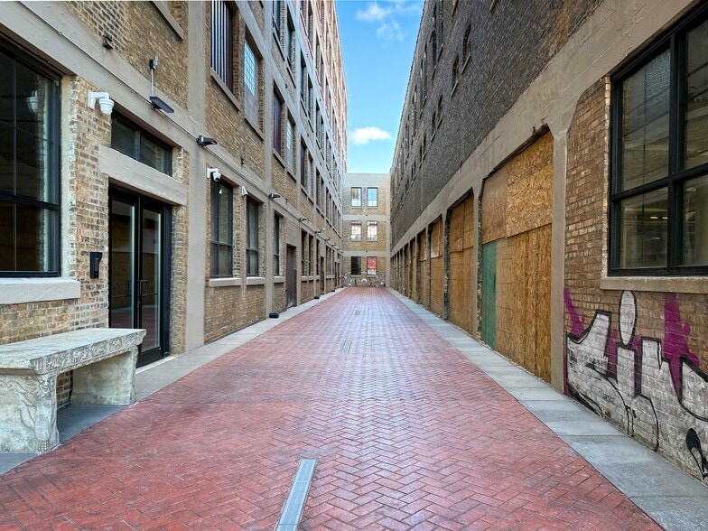 1001 N North Branch St, Chicago, IL to rent - Interior Photo - Image 3 of 27