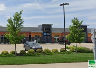 211 Sioux Point Rd, Dakota Dunes, SD to rent Building Photo- Image 1 of 10