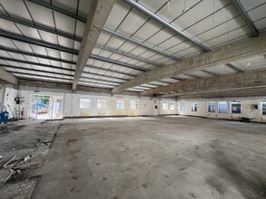 Tannery Ln, Guildford to rent Interior Photo- Image 1 of 3