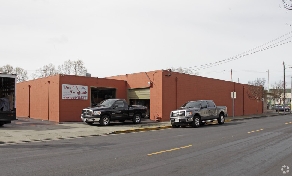 1900 E 14th St, San Leandro, CA for rent - Building Photo - Image 2 of 2