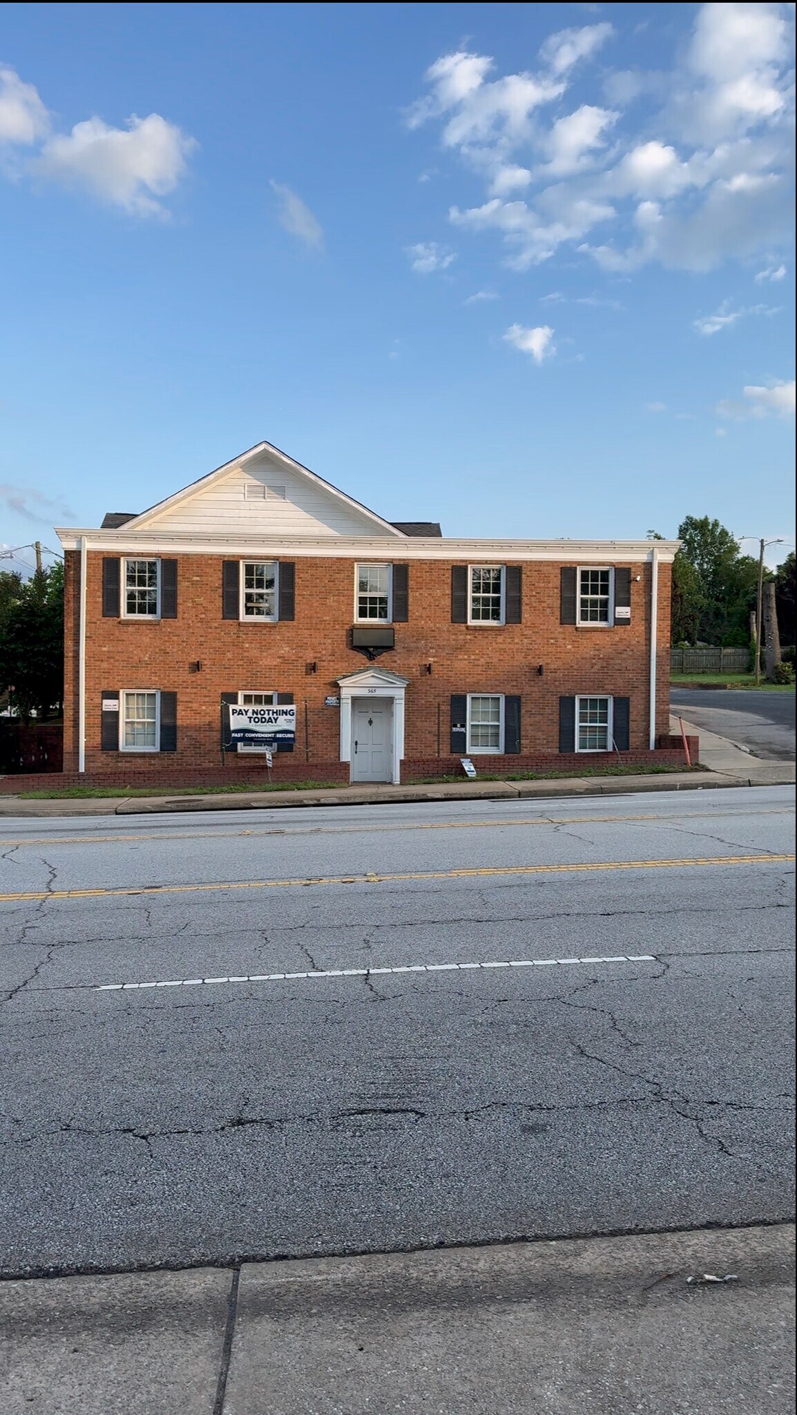 365-371 E Saint John St, Spartanburg, SC to rent Building Photo- Image 1 of 4