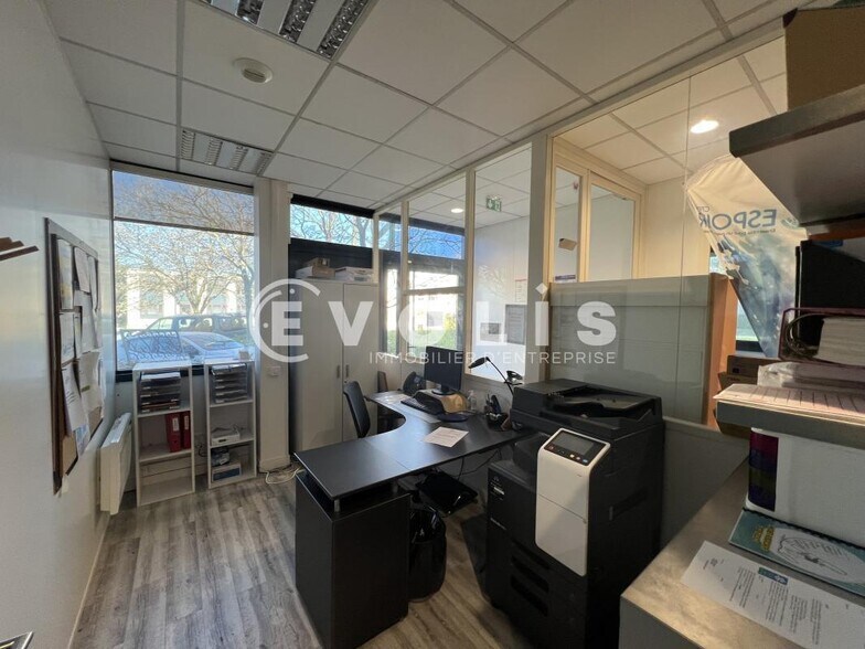 123 Chemin Des Bassins, Créteil to rent - Interior Photo - Image 3 of 10