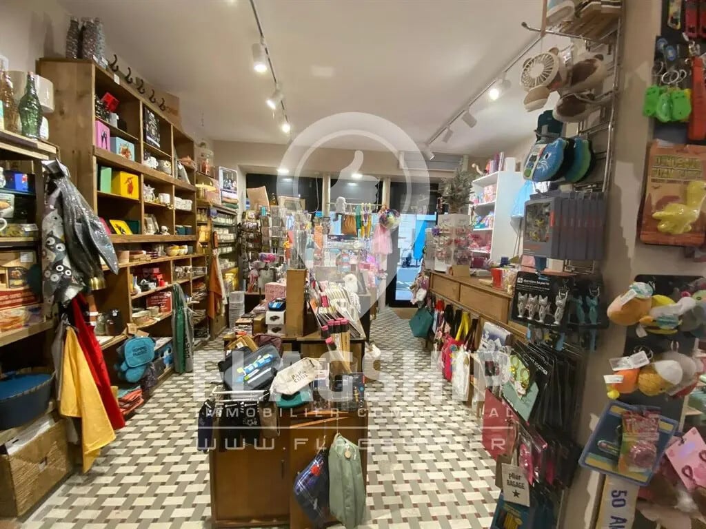 Location Commerce 60 m² - Photo 1