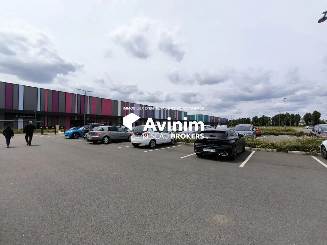 Retail in Dreux to rent Building Photo- Image 1 of 4