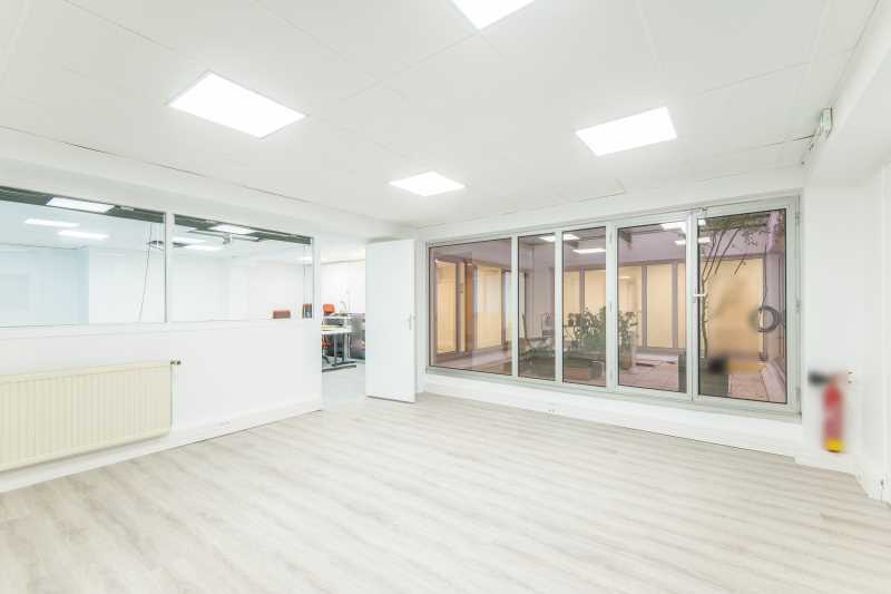 Office in Suresnes to rent - Building Photo - Image 3 of 9