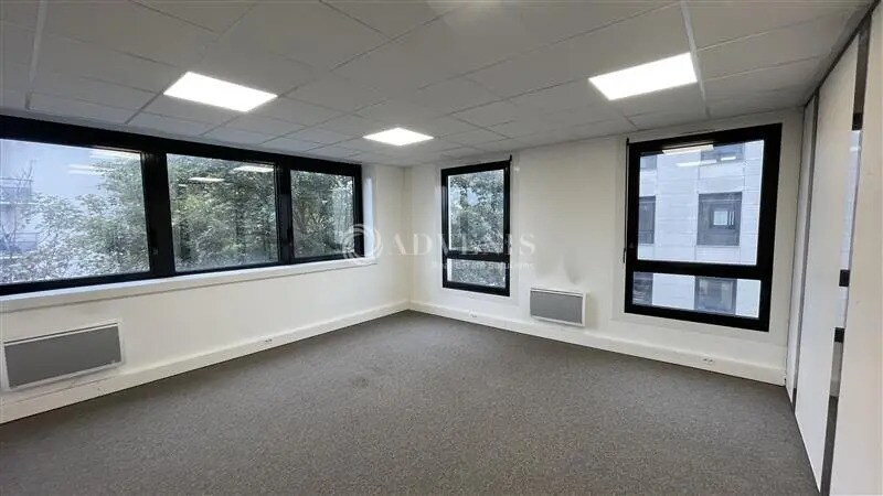 Office in Lognes to rent - Interior Photo - Image 2 of 8