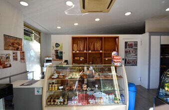 Retail in Vilanova i la Geltrú, Barcelona to rent Interior Photo- Image 1 of 15