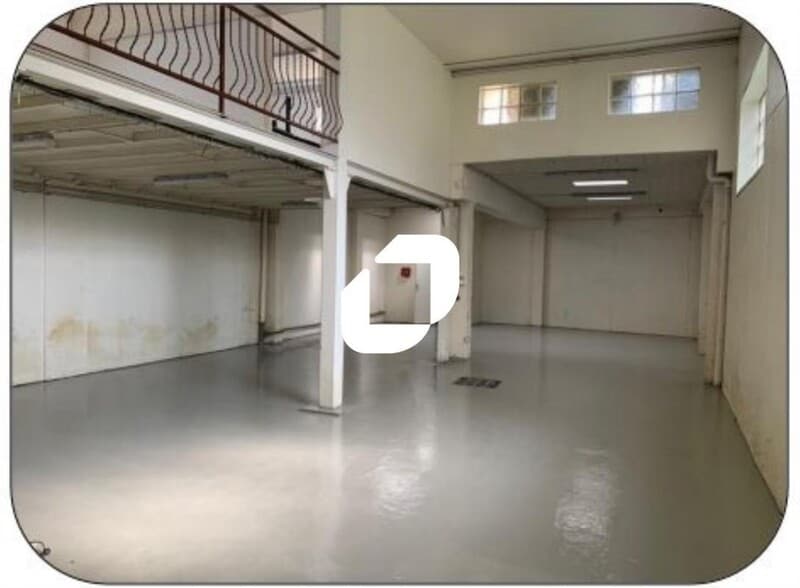 Light Industrial in Clamart for sale - Interior Photo - Image 3 of 6