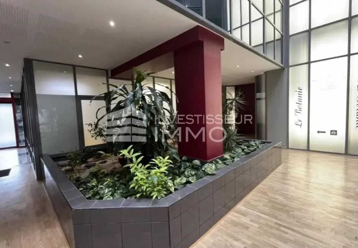 Office in Torcy to rent Interior Photo- Image 1 of 3