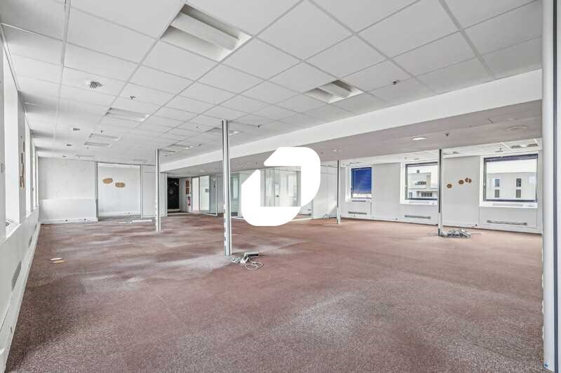 5-10 Rue De La Renaissance, Antony to rent - Building Photo - Image 3 of 46