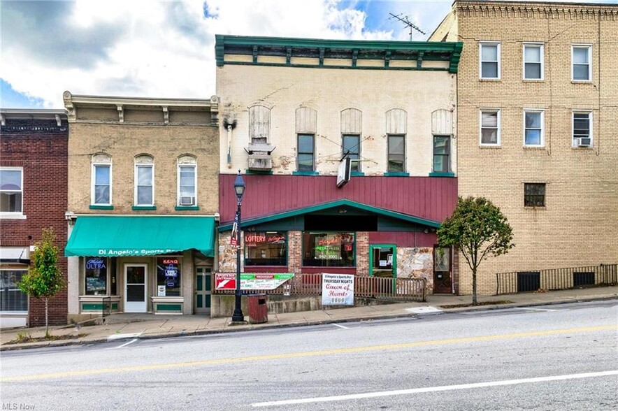 114 & 118 E Market St, Cadiz, OH 43907 portfolio of 2 properties for sale on LoopNet.co.uk - Building Photo - Image 1 of 35