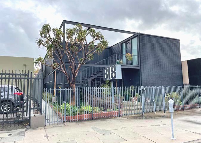 818 N La Brea Ave, Los Angeles, CA for sale - Building Photo - Image 1 of 4