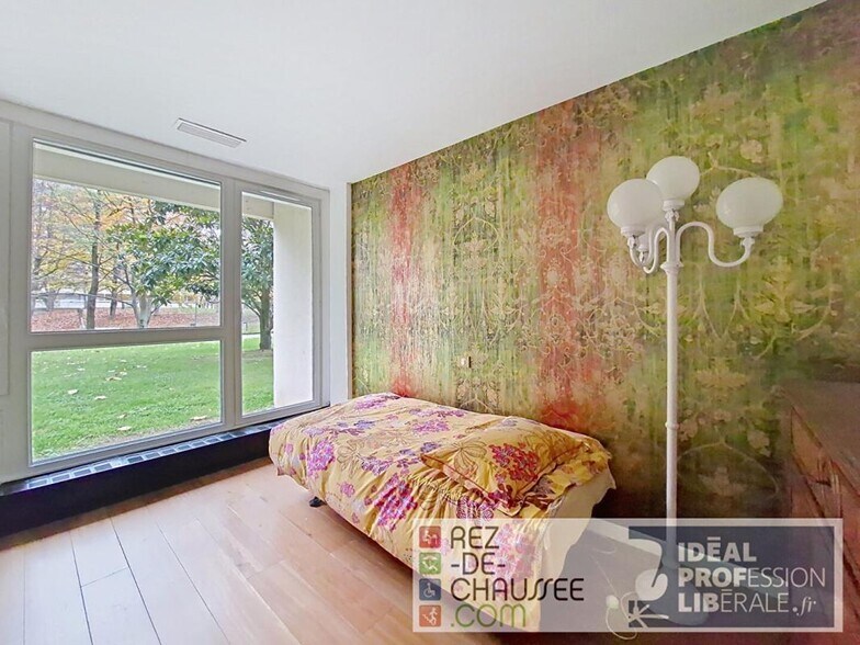 Office in Villeurbanne for sale - Interior Photo - Image 3 of 4