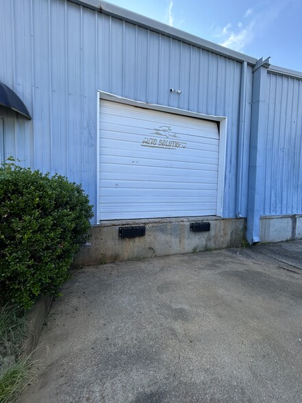 216 Industrial Dr, Ridgeland, MS for rent - Building Photo - Image 3 of 5