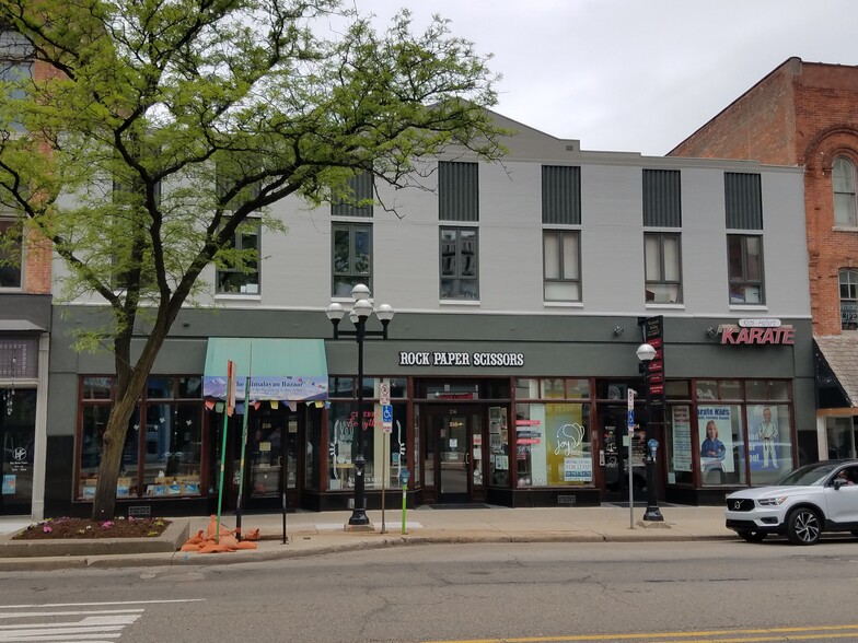 214-218 S Main St, Ann Arbor, MI for rent - Building Photo - Image 2 of 24