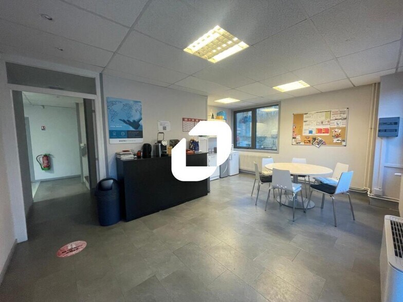 Light Industrial in Dardilly to rent - Interior Photo - Image 2 of 23