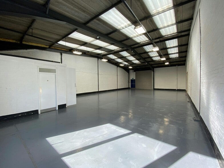 22 Tannoch Dr, Cumbernauld to rent - Building Photo - Image 2 of 8
