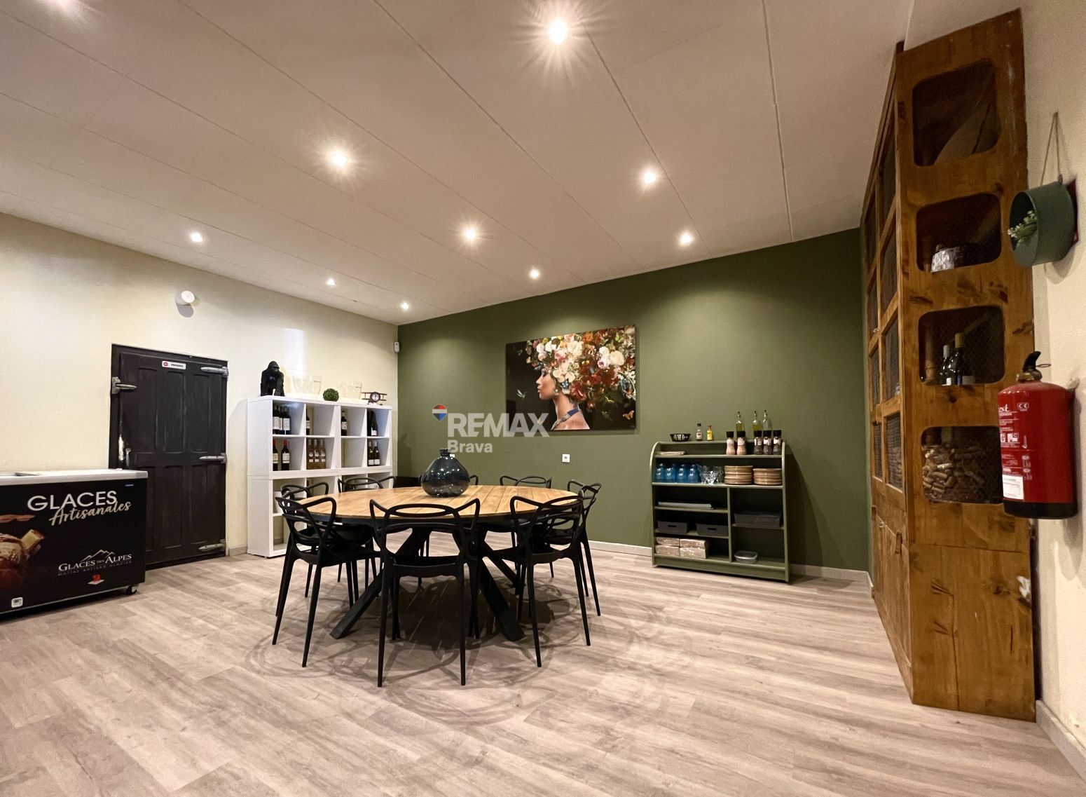 Retail in Roses, Gerona to rent Interior Photo- Image 1 of 25