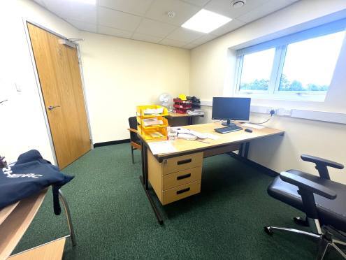 Wigan Road, Leyland to rent - Interior Photo - Image 3 of 4