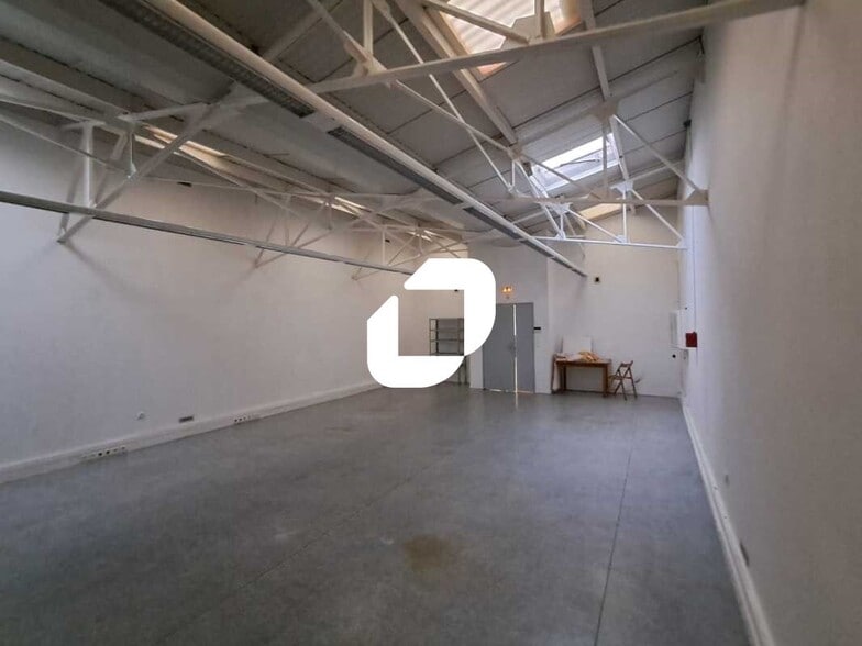 Office in Courbevoie to rent - Interior Photo - Image 3 of 8