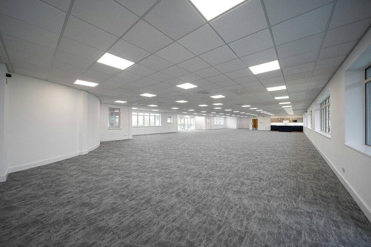Cams Hl, Fareham to rent Interior Photo- Image 1 of 3