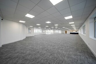 Cams Hl, Fareham to rent Interior Photo- Image 1 of 3