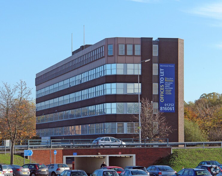 Westmead, Farnborough to rent - Building Photo - Image 2 of 3