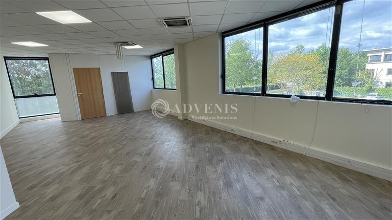 17 Rue De Rome, Montévrain to rent - Interior Photo - Image 2 of 12