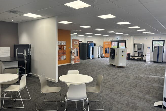 2 Stinsford Rd, Poole to rent Interior Photo- Image 1 of 7