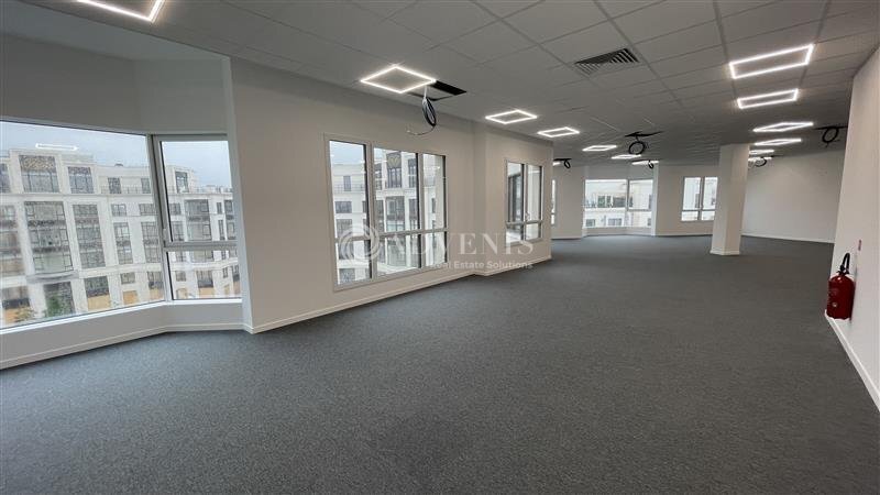4 Rue D'Ariane, Chessy to rent Interior Photo- Image 1 of 13