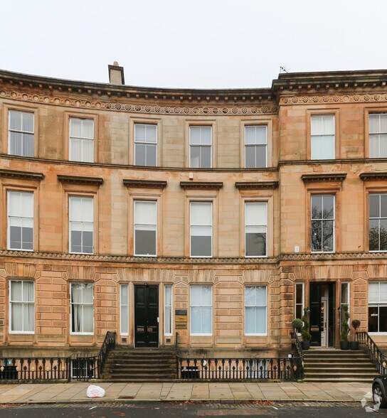 11 Park Circ, Glasgow to rent - Building Photo - Image 2 of 3