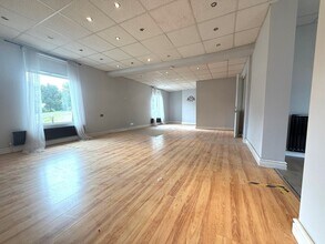 Albert Square, Chester Le Street to rent Interior Photo- Image 2 of 5