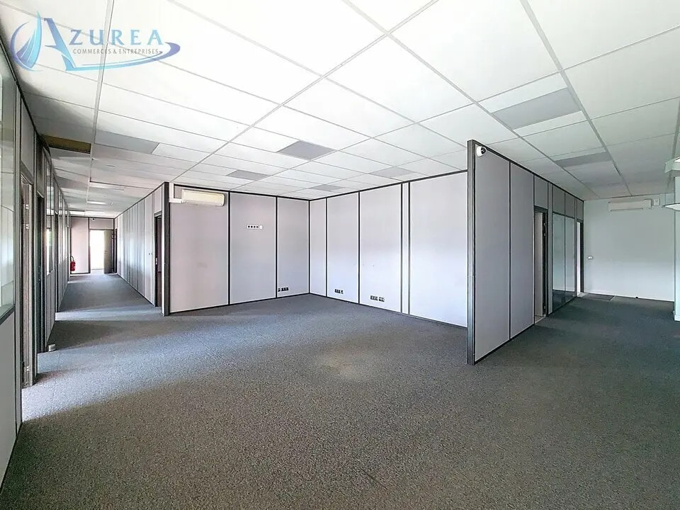 Vente Bureaux 320 m² - Photo 1