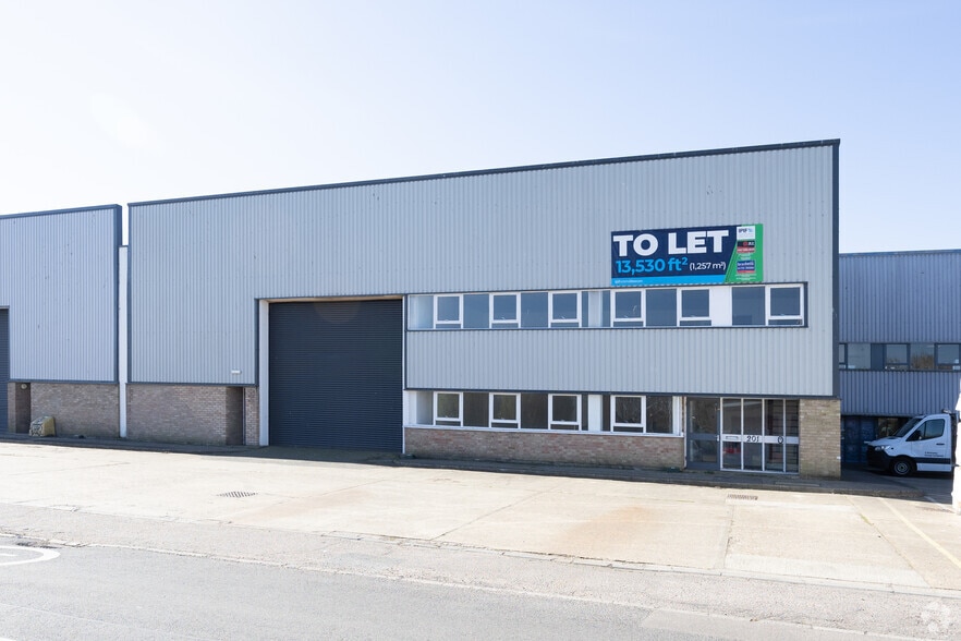 193-211 Vale Rd, Tonbridge to rent - Building Photo - Image 2 of 4