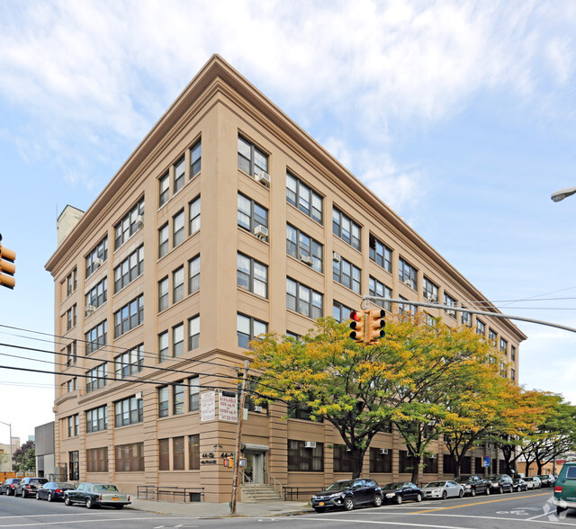 44-02 11th St, Long Island City, NY for rent - Building Photo - Image 1 of 10