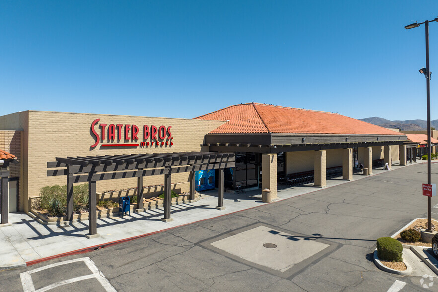 21580-21660 Bear Valley Rd, Apple Valley, CA for rent - Primary Photo - Image 1 of 8