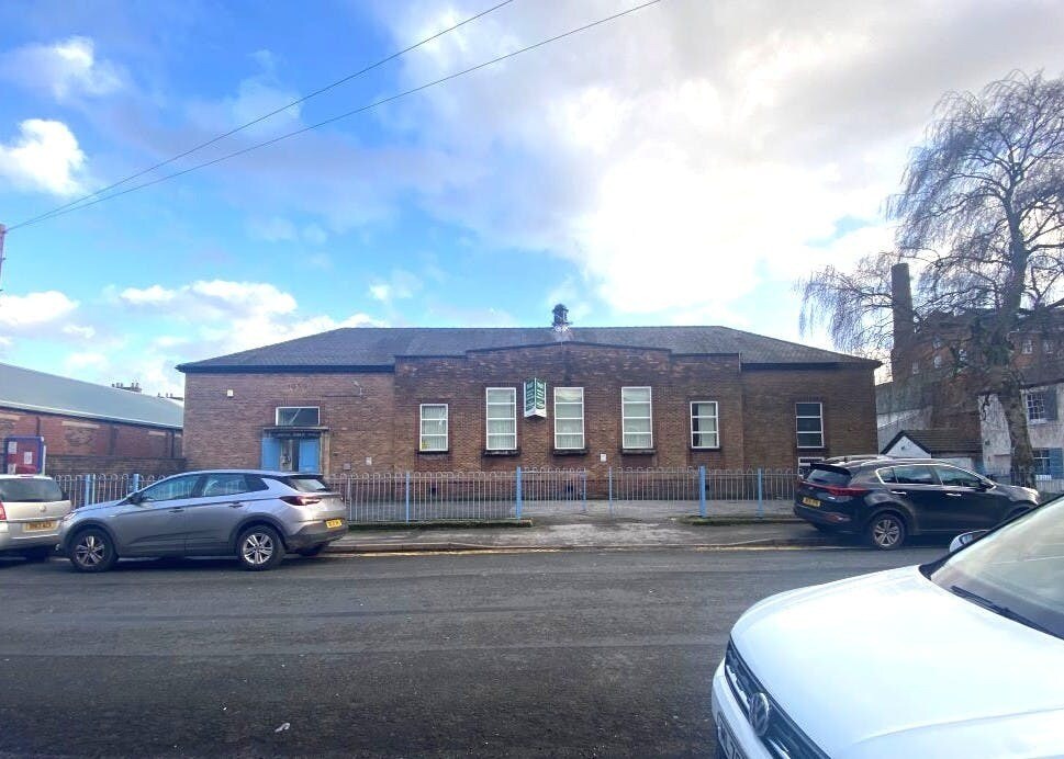 1939 Union Rd, Macclesfield to rent Building Photo- Image 1 of 12
