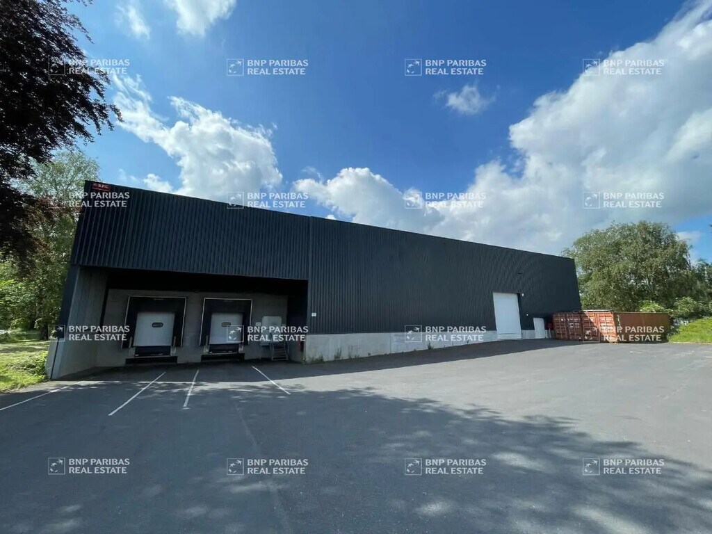 Vente Local d'activités 3 060 m² - Photo 1