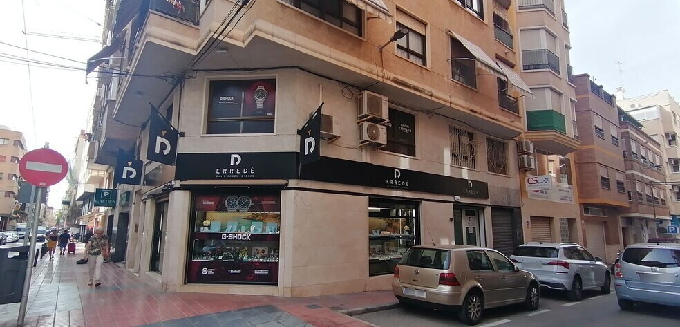 Retail in Santa Pola to rent - Building Photo - Image 1 of 42