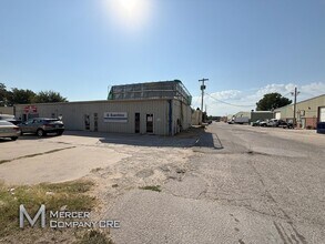 6924 Melrose Ln, Oklahoma City, OK for rent Building Photo- Image 2 of 16