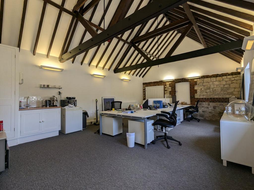 Seale, Seale to rent Interior Photo- Image 1 of 3