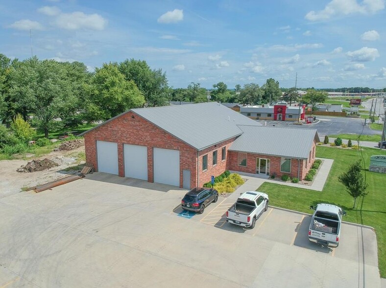 15820 E US Highway 24, Independence, MO for sale - Building Photo - Image 1 of 1