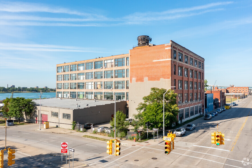 1915 W Fort St, Detroit, MI for sale - Building Photo - Image 1 of 1