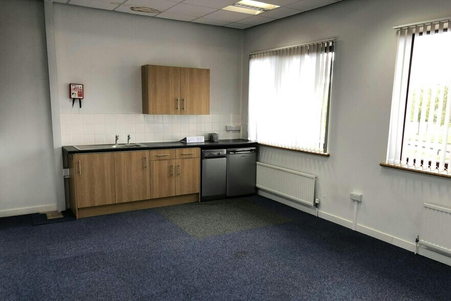 2 Wenman Rd, Thame to rent - Building Photo - Image 3 of 8