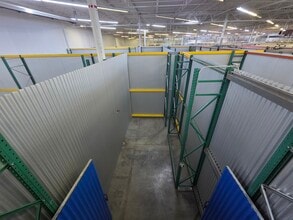 10949 E Peakview Ave, Englewood, CO to rent Interior Photo- Image 1 of 3