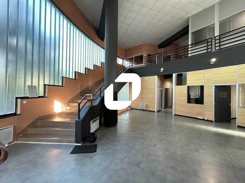 Office in Saint Denis to rent - Interior Photo - Image 2 of 7