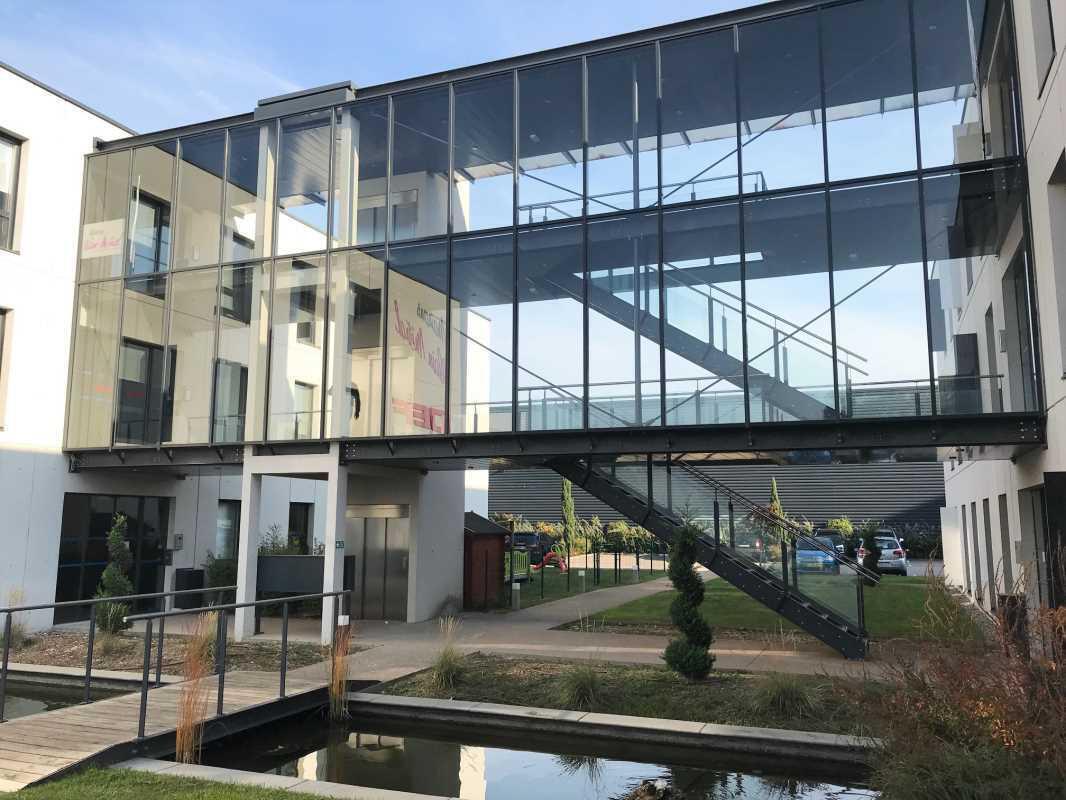 Office in Saint-Priest to rent Building Photo- Image 1 of 14