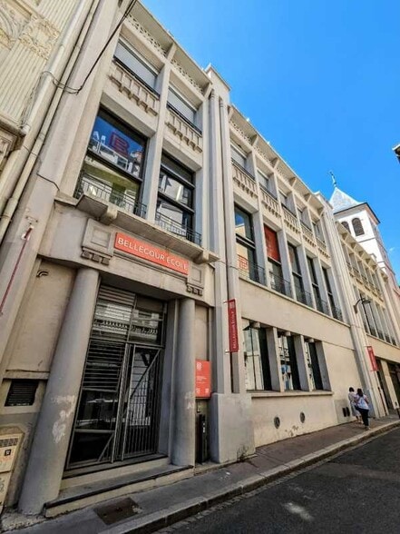 Office in Lyon for sale - Building Photo - Image 1 of 9