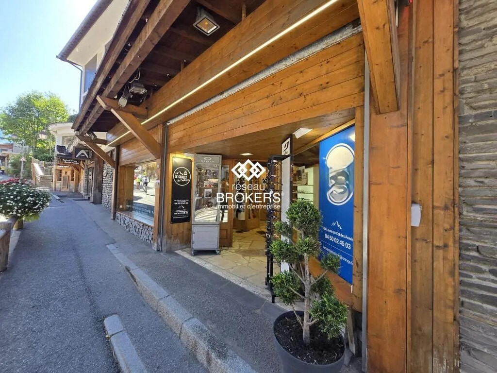 Location Commerce 70 m² - Photo 1