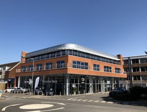 55 Station Rd, Beaconsfield to rent Interior Photo- Image 2 of 2